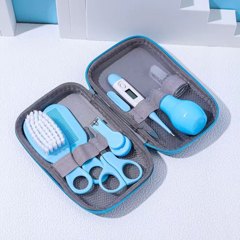 Grooming Kit 8pcs (in a pouch) - View 3