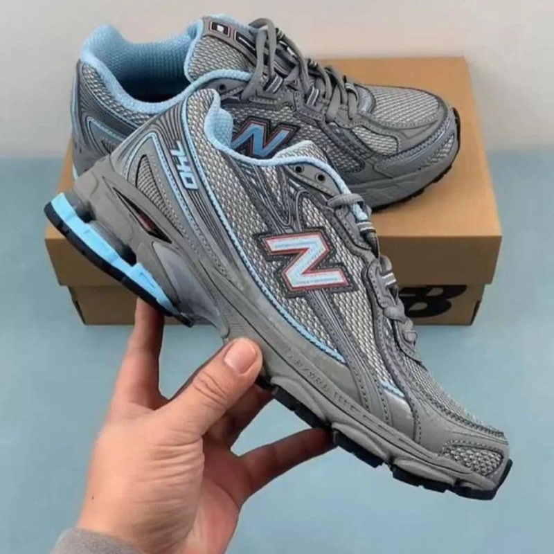 New Balance 740 2