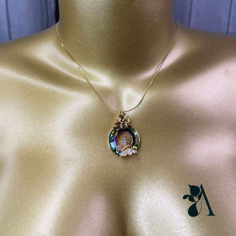 The Aeloria Necklace - View 4