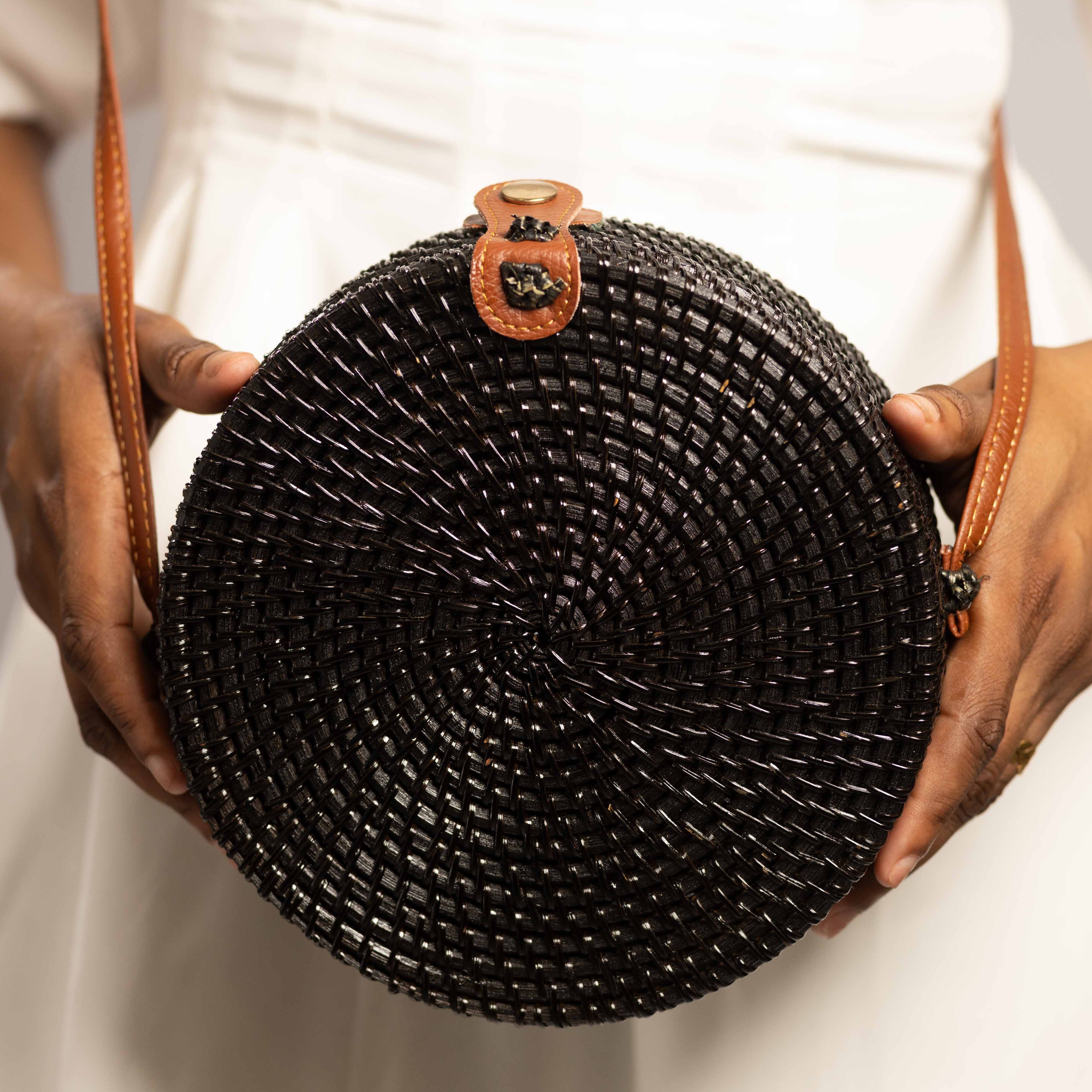 Amina Black- Beauty Bag - View 3