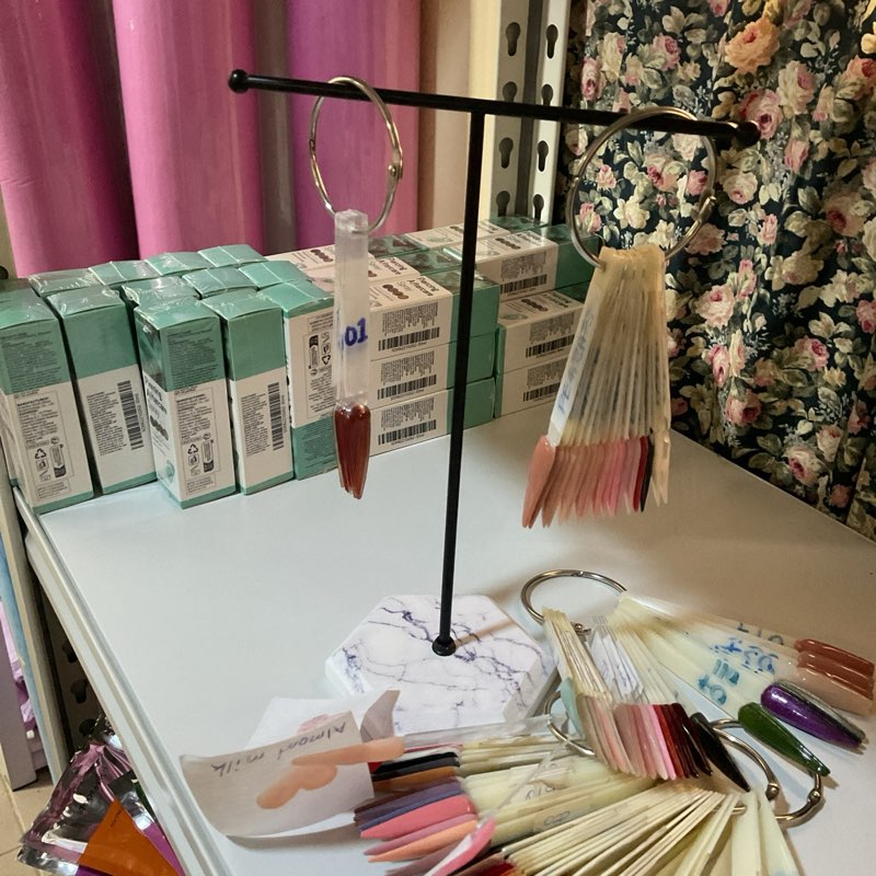 Nail tips display stand