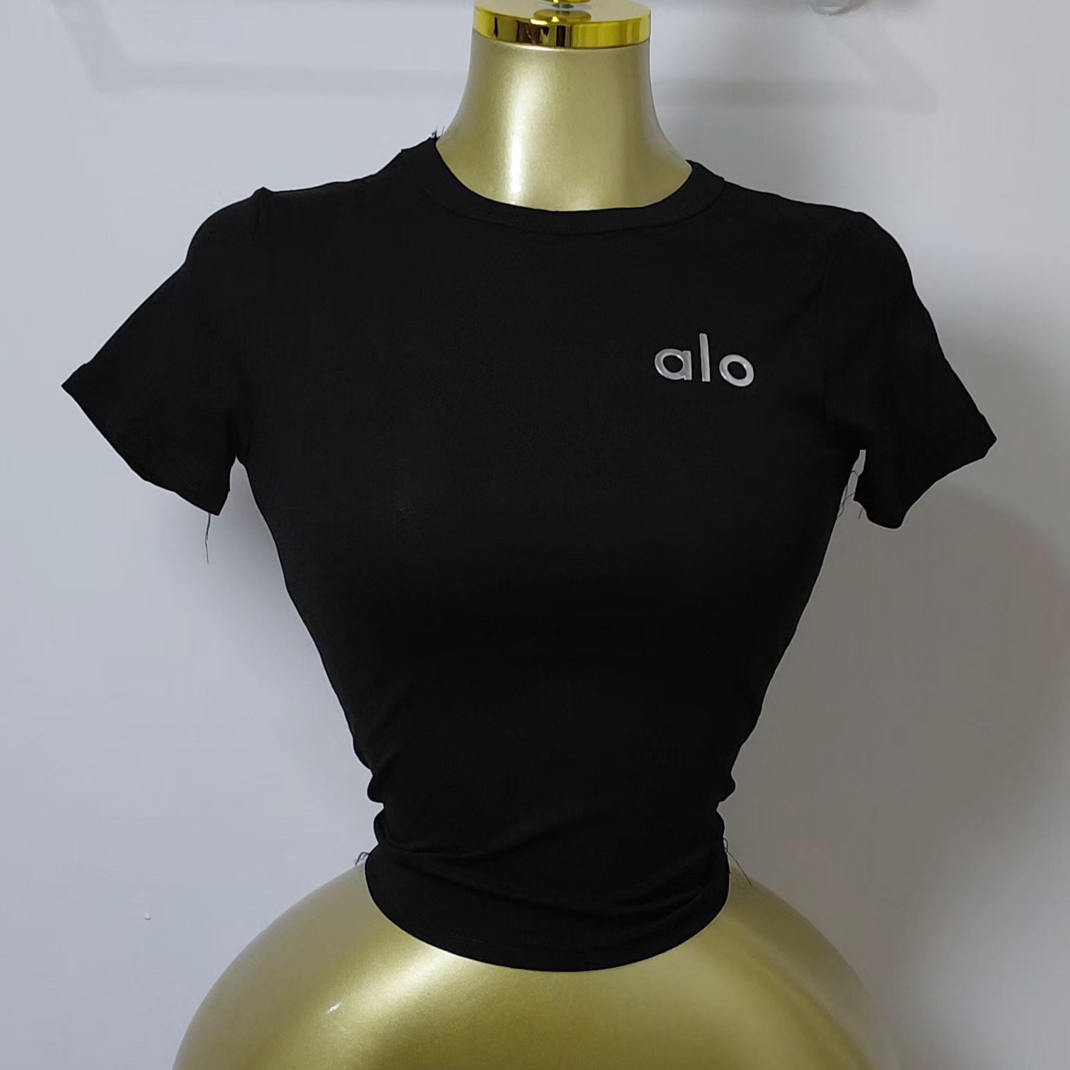 Quality cotton basic top.