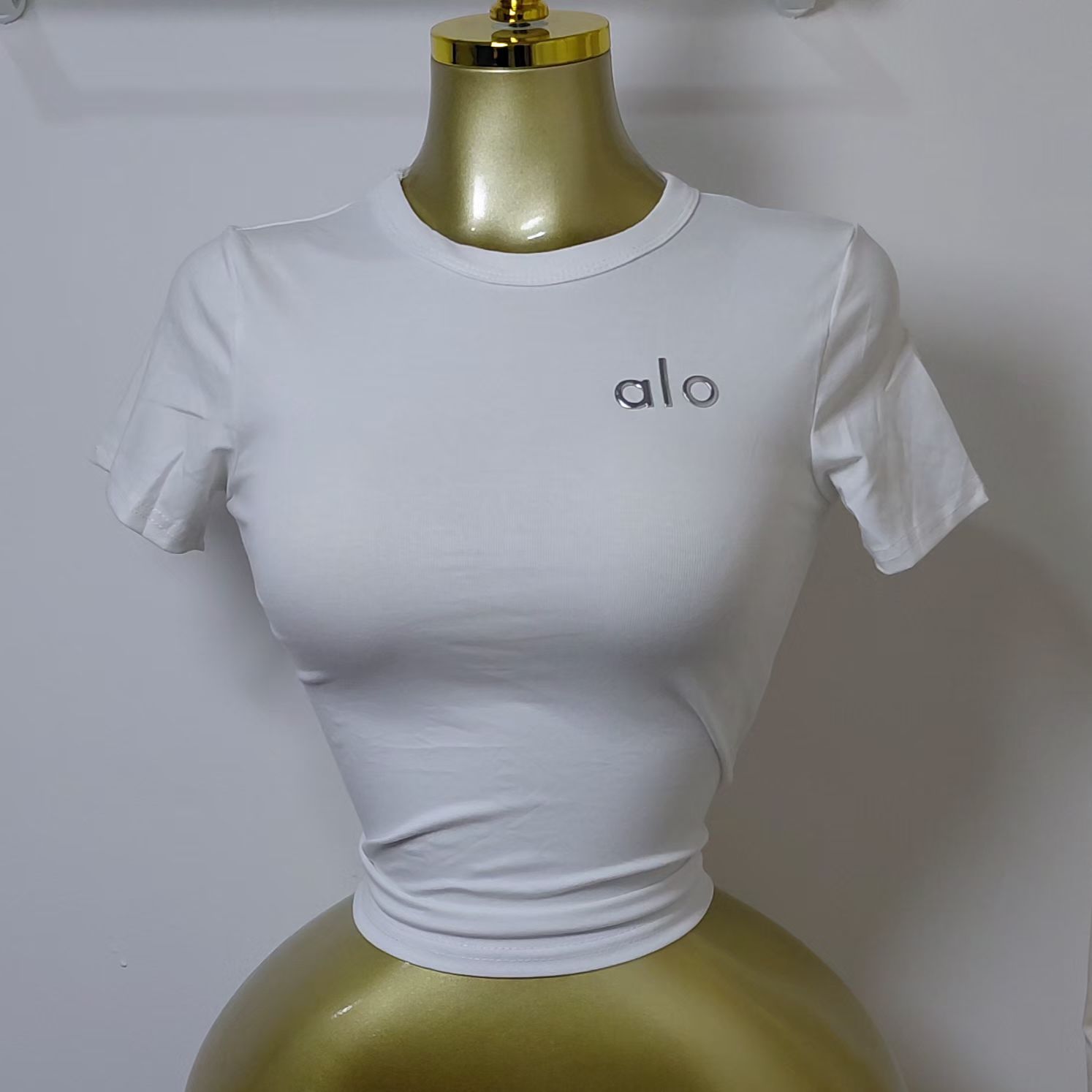 Quality cotton basic top.