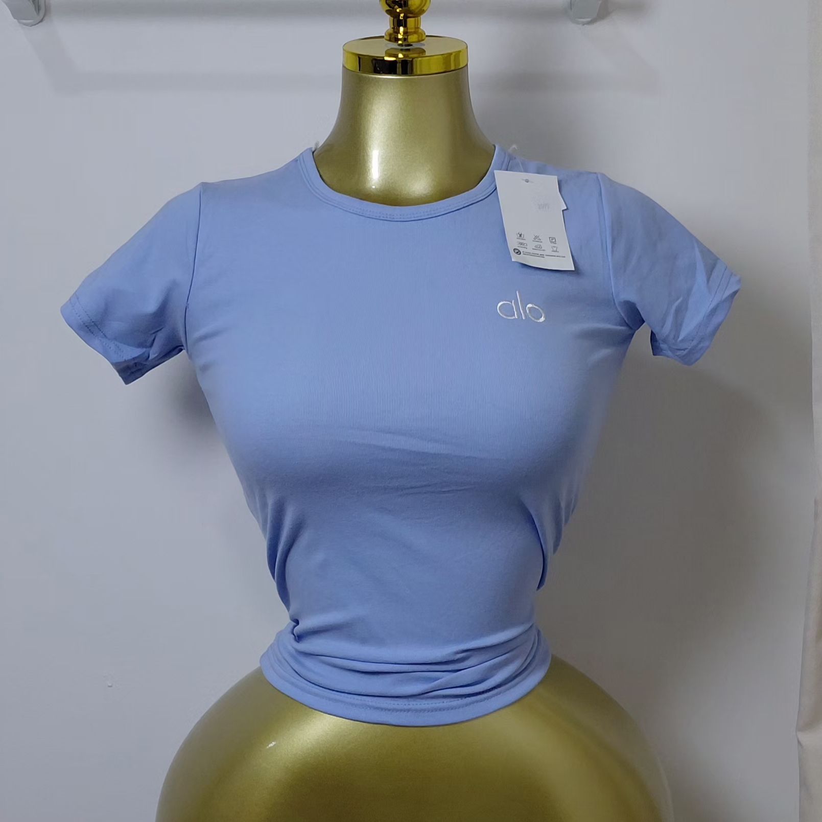 Quality cotton basic top.