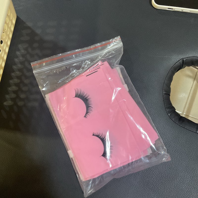 Strip lash ziplock