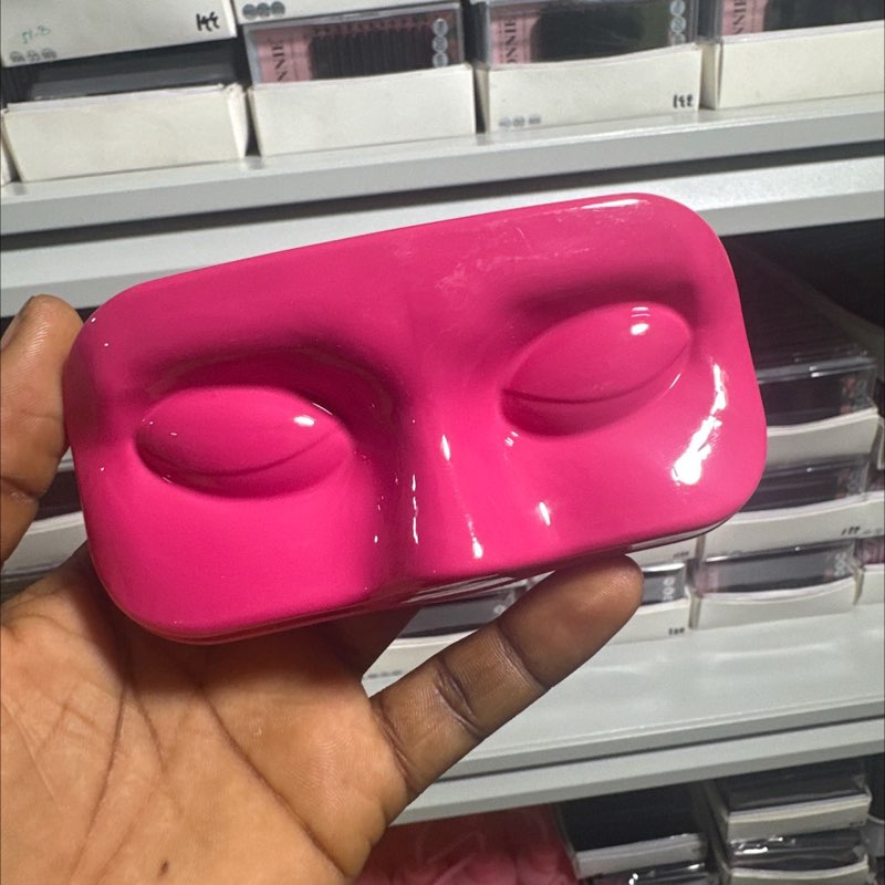 Strip lash tray face