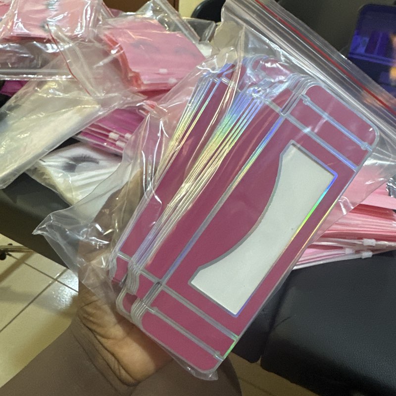Strip lash box