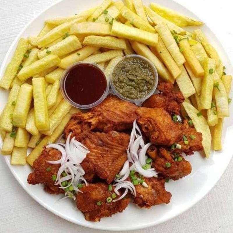 Yam chips and spicy chicken