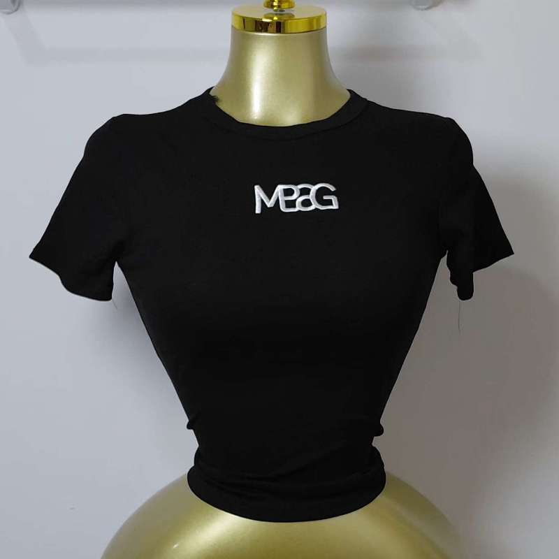 Quality cotton basic top.